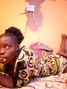 Snapshot of QUEEN-NAIMA chatting on 10/01/25, 08:08 QUEEN-NAIMA online show from 10/01/25, 08:08