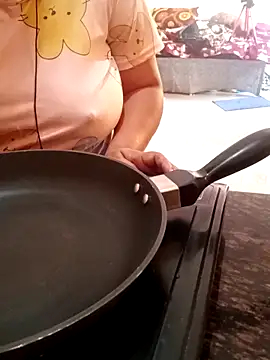 Snapshot of Dr_Kamsutra chatting on 09/26/25, 10:44 Dr Kamsutra online show from 09/26/25, 10:44