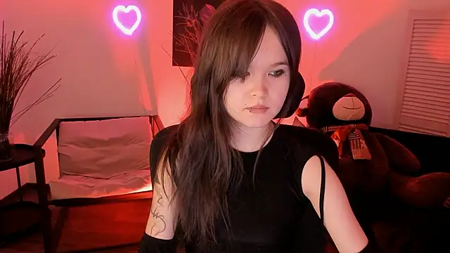 Elainebeness online show from 03/20/26, 07:37