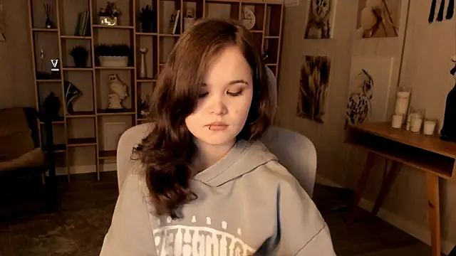 Elainebeness online show from 09/21/25, 10:15