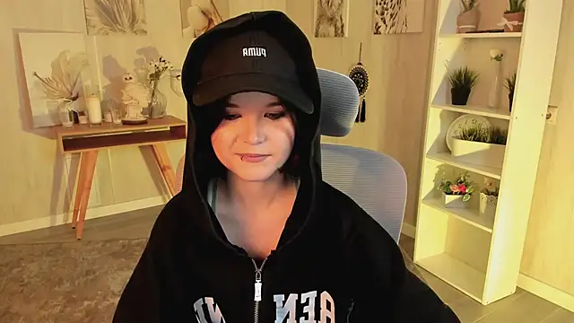 Elainebeness online show from 03/23/25, 01:42