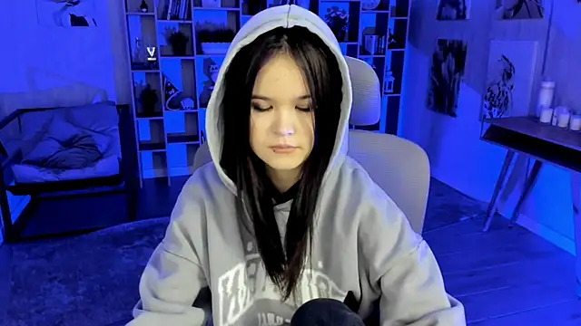 Elainebeness online show from 10/21/25, 07:35