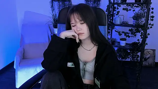 Elainebeness online show from 02/18/26, 07:32