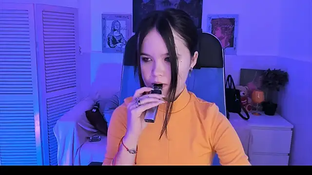 Elainebeness online show from 10/26/25, 07:14