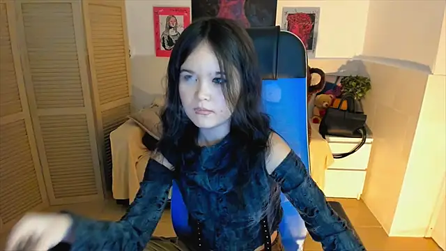 Elainebeness online show from 10/17/25, 07:26