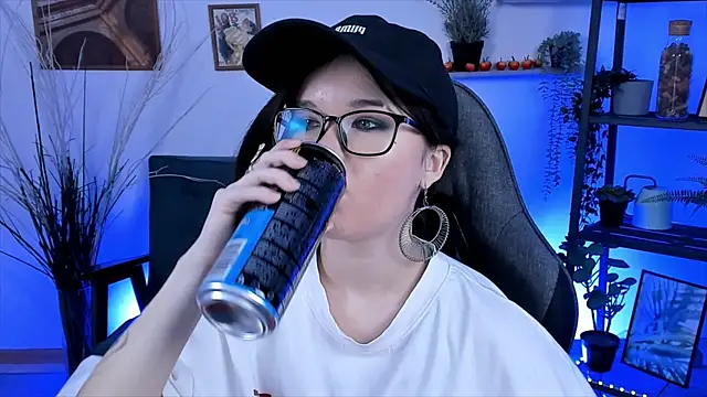 Elainebeness online show from 03/06/25, 10:47