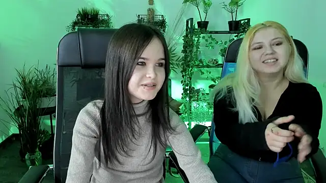 Elainebeness online show from 11/21/25, 08:30