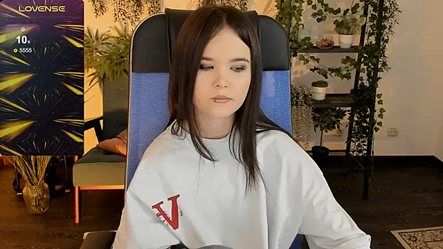 Elainebeness online show from 12/13/25, 08:04