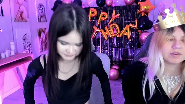 Elainebeness online show from 10/19/25, 08:33