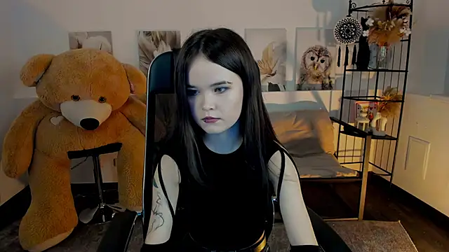 Elainebeness online show from 11/26/25, 05:35