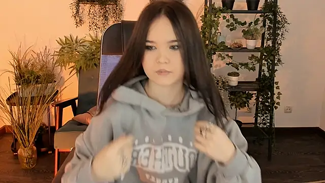 Elainebeness online show from 12/14/25, 10:26