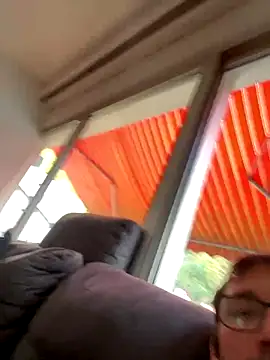 Snapshot of 27SKLuder chatting on 11/04/25, 08:29 27SKLuder online show from 11/04/25, 08:29