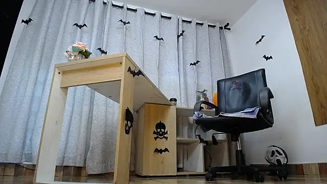 Snapshot of Kathleen_Rodriguez chatting on 10/24/25, 11:09 Kathleen Rodriguez online show from 10/24/25, 11:09