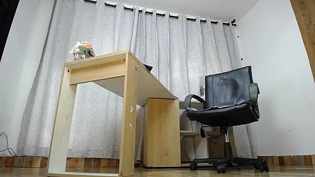 Snapshot of Kathleen_Rodriguez chatting on 11/11/25, 11:27 Kathleen Rodriguez online show from 11/11/25, 11:27