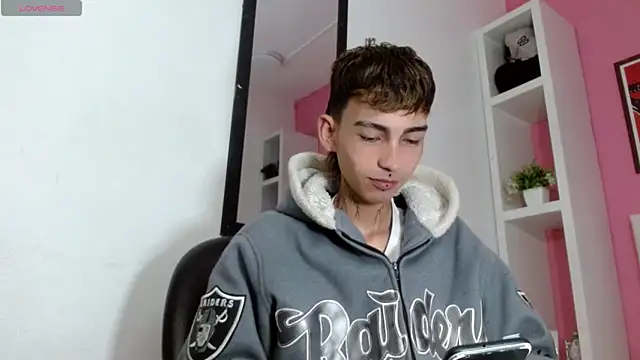 ttimy x boy online show from 09/17/25, 01:24