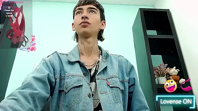 ttimy x boy online show from 10/28/25, 02:38