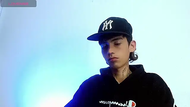 ttimy x boy online show from 11/18/25, 03:54