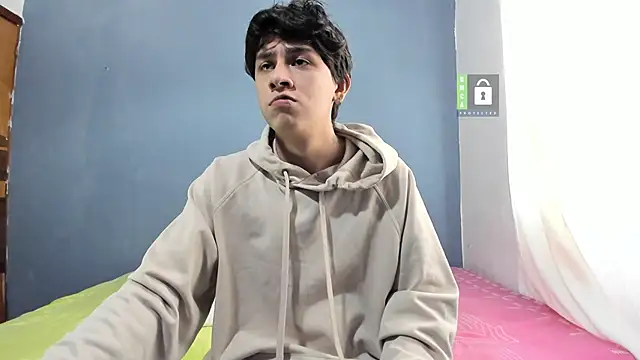 Snapshot of Kanterfun chatting on 03/22/25, 12:35 Kanterfun online show from 03/22/25, 12:35