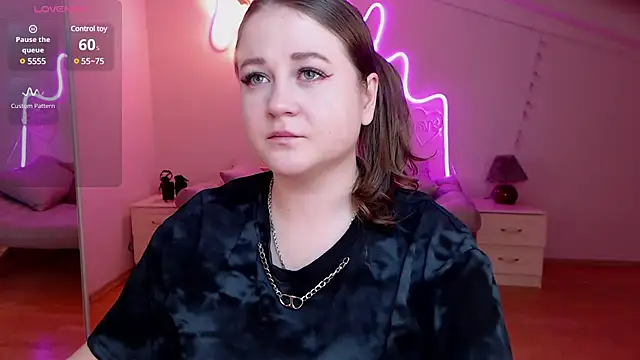 LizzyShine online show from 03/10/25, 05:50