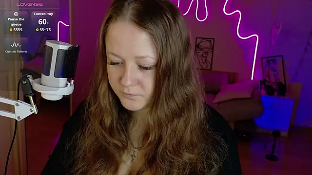 LizzyShine online show from 10/24/25, 01:10