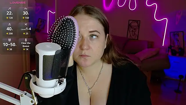 LizzyShine online show from 10/23/25, 06:39