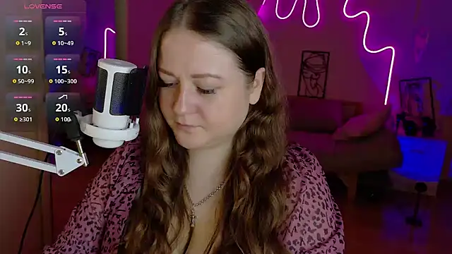 LizzyShine online show from 10/28/25, 08:08