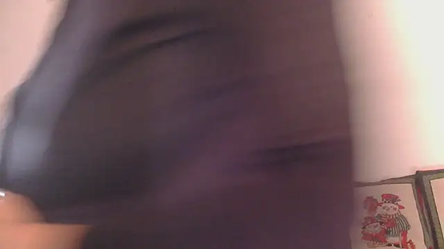 Snapshot of Miss_oliviaa chatting on 03/13/25, 02:12 Miss oliviaa online show from 03/13/25, 02:12