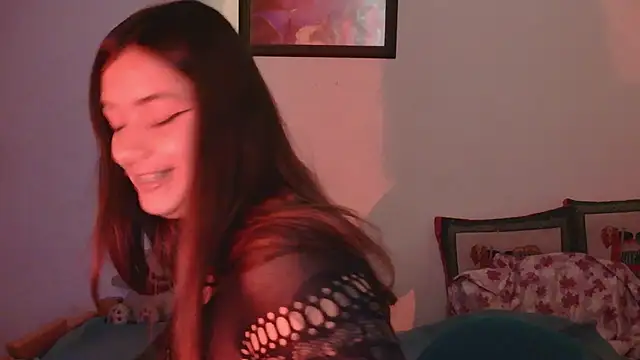 Snapshot of Miss_oliviaa chatting on 03/20/25, 04:53 Miss oliviaa online show from 03/20/25, 04:53