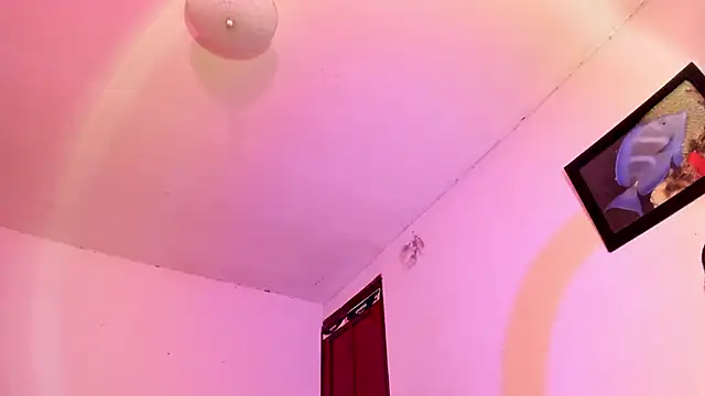 Snapshot of Miss_oliviaa chatting on 09/23/25, 04:58 Miss oliviaa online show from 09/23/25, 04:58