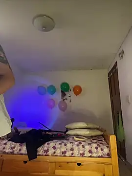 Miss oliviaa online show from 04/14/26, 08:58