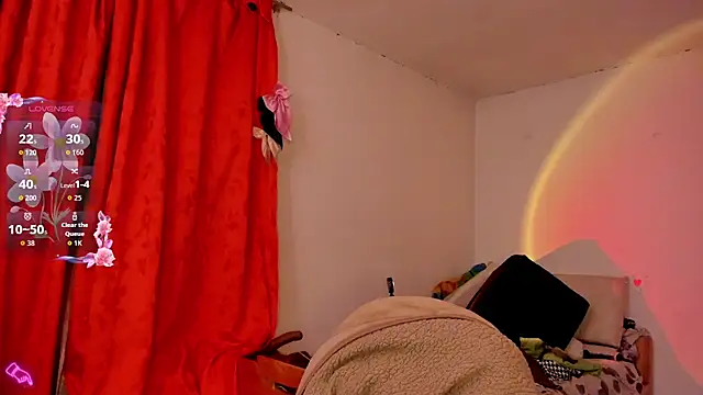 Miss oliviaa online show from 11/07/25, 11:52