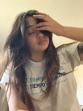 Miss oliviaa online show from 11/22/25, 12:04