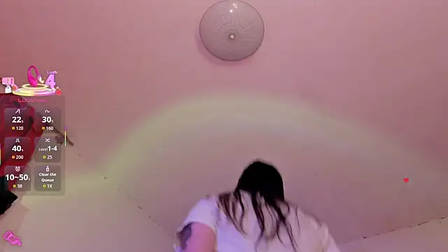 Miss oliviaa online show from 12/16/25, 10:36