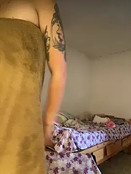 Miss oliviaa online show from 02/02/26, 08:41