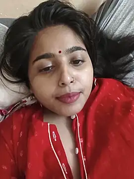 Snapshot of Sweet-Rani chatting on 06/19/26, 06:03 Sweet-Rani online show from 06/19/26, 06:03