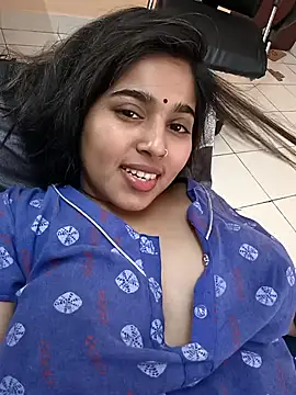 Snapshot of Sweet-Rani chatting on 04/24/26, 10:17 Sweet-Rani online show from 04/24/26, 10:17