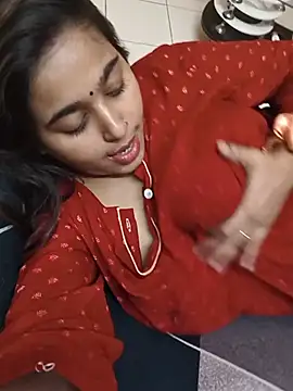 Snapshot of Sweet-Rani chatting on 05/17/26, 06:08 Sweet-Rani online show from 05/17/26, 06:08
