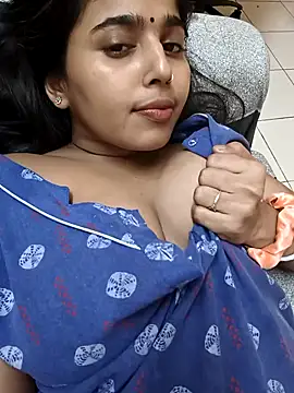 Snapshot of Sweet-Rani chatting on 04/30/26, 07:10 Sweet-Rani online show from 04/30/26, 07:10
