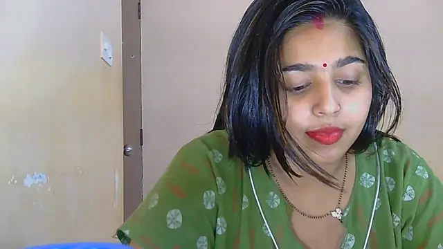 Snapshot of Sweet-Rani chatting on 04/15/26, 06:01 Sweet-Rani online show from 04/15/26, 06:01