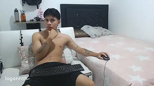 Snapshot of logannth chatting on 03/18/25, 09:01 logannth online show from 03/18/25, 09:01