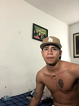 Snapshot of logannth chatting on 12/16/25, 09:24 logannth online show from 12/16/25, 09:24