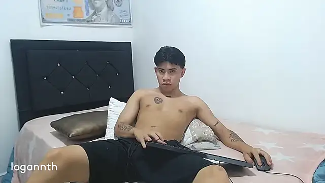 Snapshot of logannth chatting on 03/18/25, 04:40 logannth online show from 03/18/25, 04:40