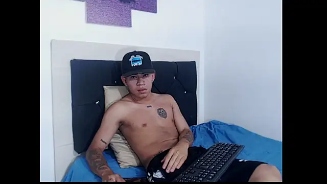 Snapshot of logannth chatting on 10/13/25, 09:16 logannth online show from 10/13/25, 09:16