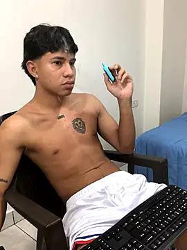 Snapshot of logannth chatting on 11/01/25, 05:14 logannth online show from 11/01/25, 05:14