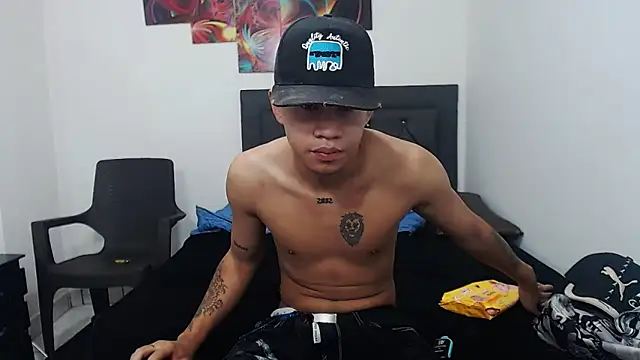 Snapshot of logannth chatting on 10/27/25, 08:54 logannth online show from 10/27/25, 08:54