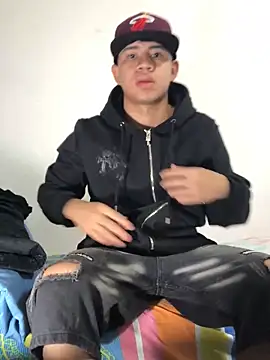 Snapshot of logannth chatting on 12/02/25, 11:17 logannth online show from 12/02/25, 11:17