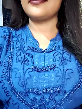 Snapshot of cutepragya2 chatting on 10/17/25, 08:39 cutepragya2 online show from 10/17/25, 08:39