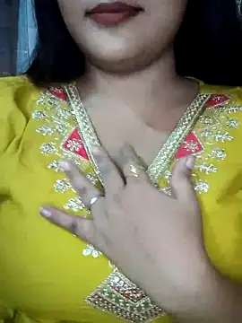 Snapshot of cutepragya2 chatting on 10/11/25, 10:27 cutepragya2 online show from 10/11/25, 10:27