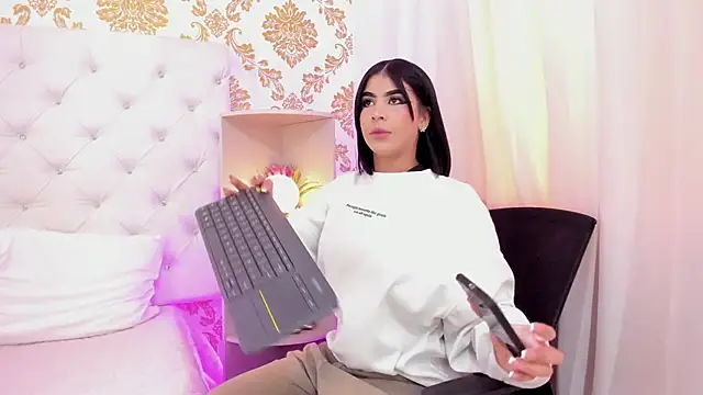 emaa lambert online show from 12/01/25, 05:03