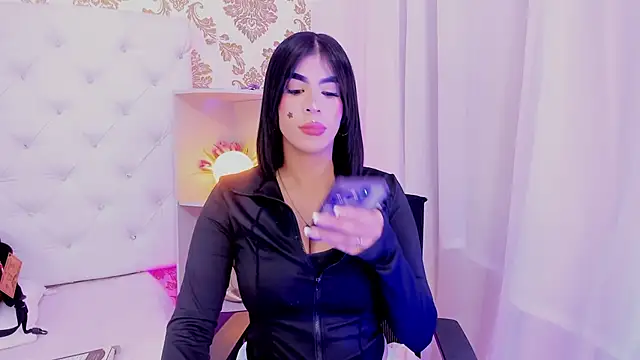 emaa lambert online show from 12/15/25, 12:49